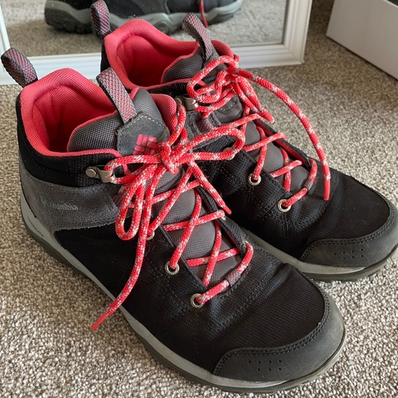 Columbia Shoes - Columbia Women's Black and Pink Hiking Shoes